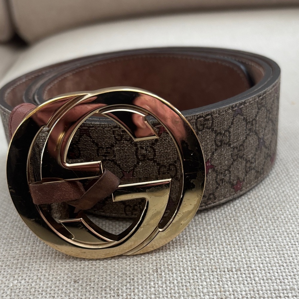 Gucci women’s Belt with Gold GG Buckle